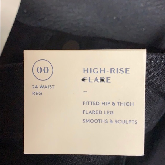 Universal Threads Flare Jeans - Picture 5 of 7